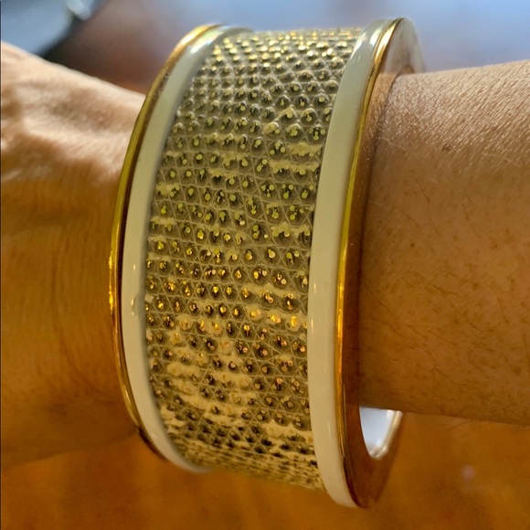 KARA ROSS enamel snakeskin wide bangle - Picture 4 of 4